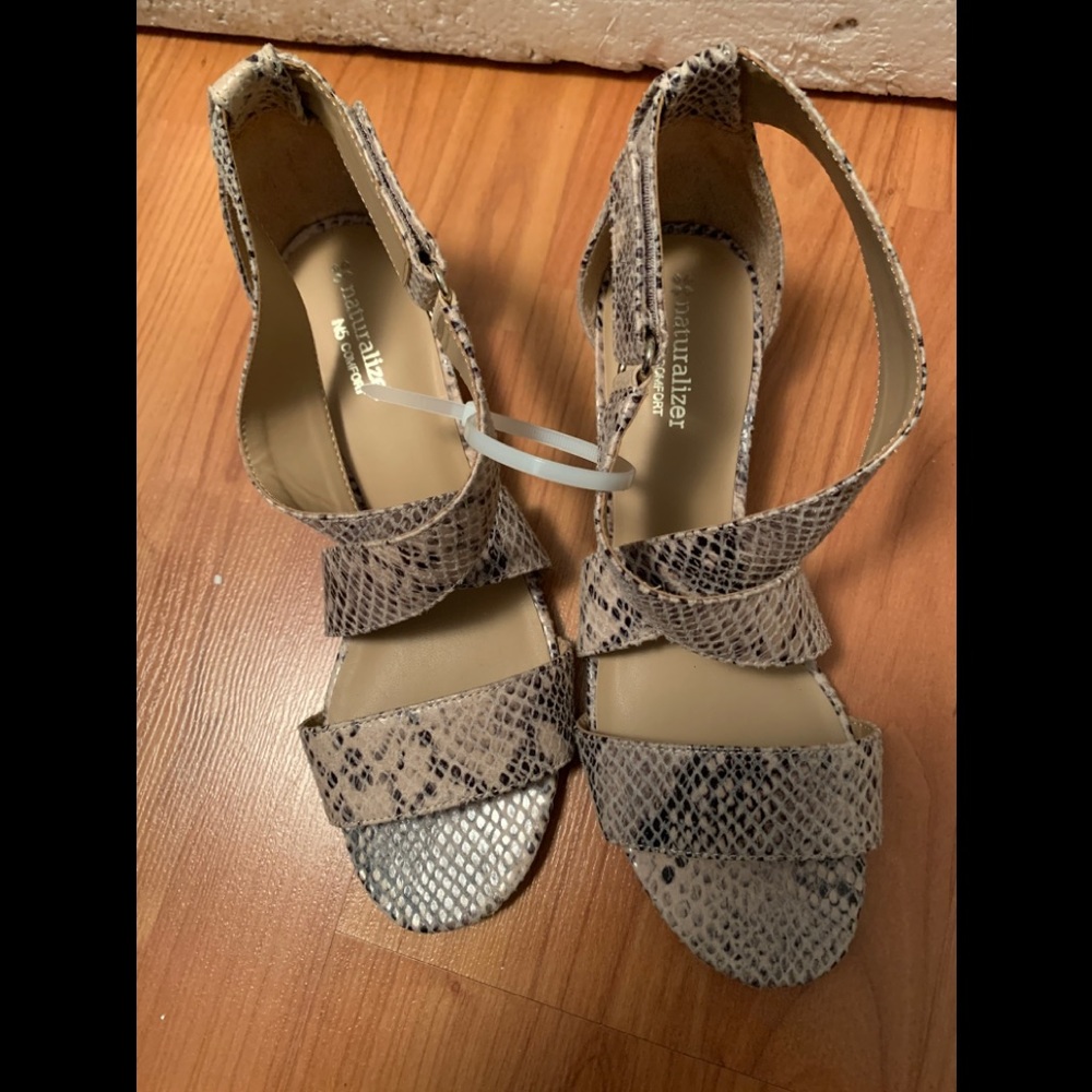 New Naturalizer Sandals